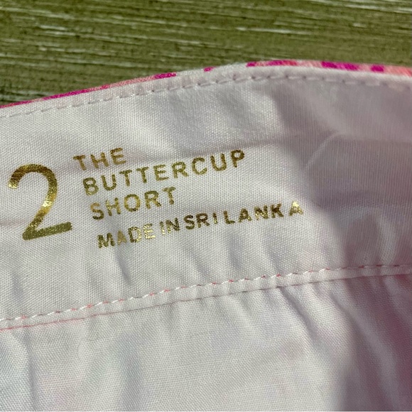 LILLY PULITZER Buttercup Short in shades of pink &white/scalloped hem EUC size 2 - Picture 4 of 7